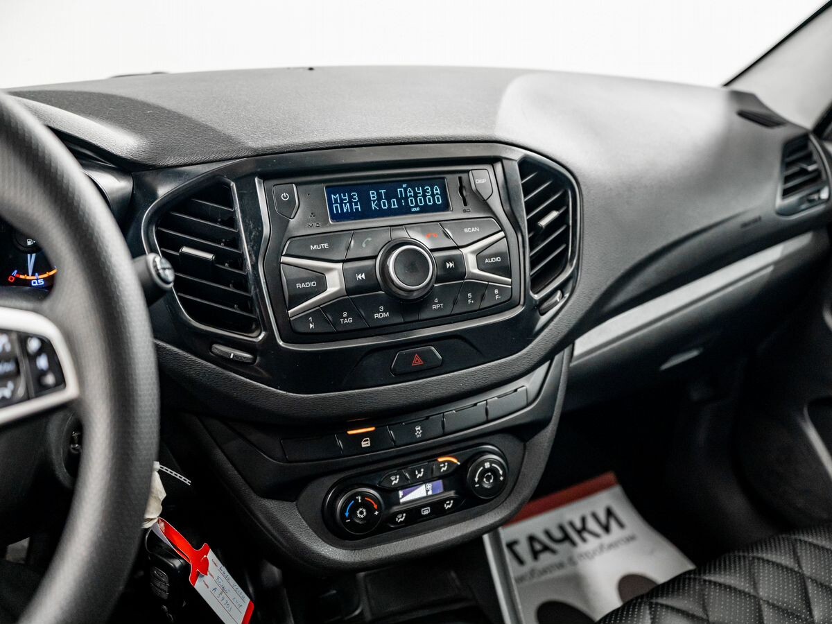 Lada (ВАЗ) Vesta 2018 - фото автомобиля