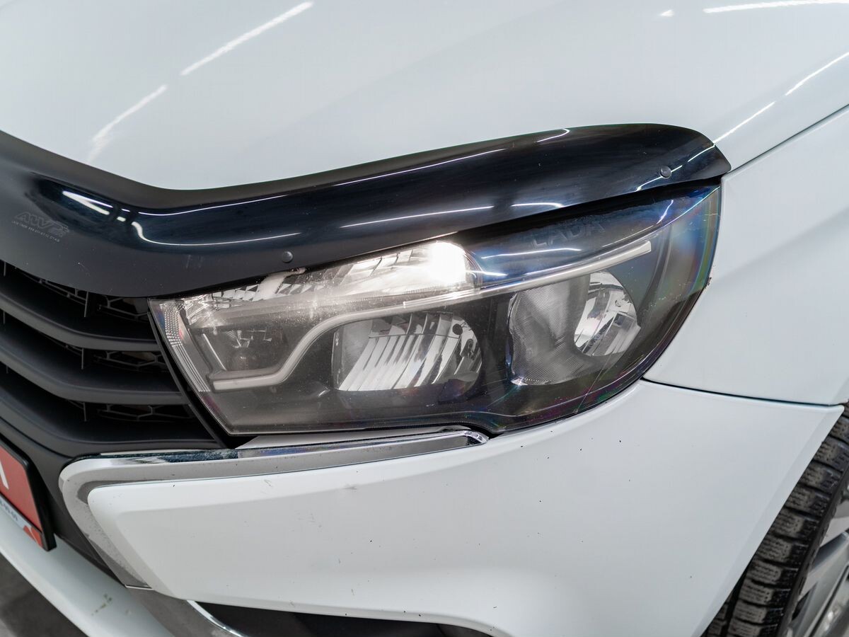 Lada (ВАЗ) Vesta 2018 - фото автомобиля