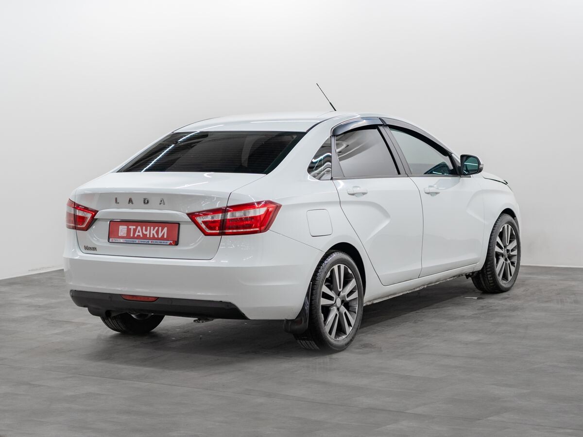 Lada (ВАЗ) Vesta 2018 - фото автомобиля