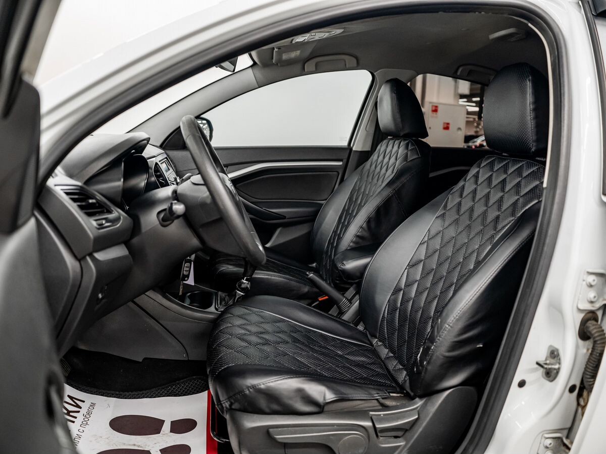 Lada (ВАЗ) Vesta 2018 - фото автомобиля