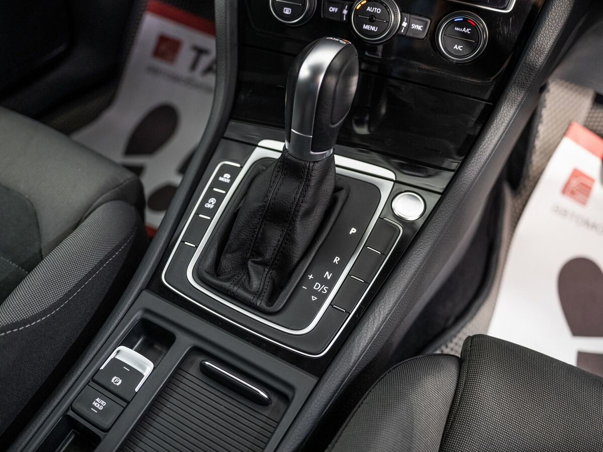 Volkswagen Golf 2017 - фото автомобиля