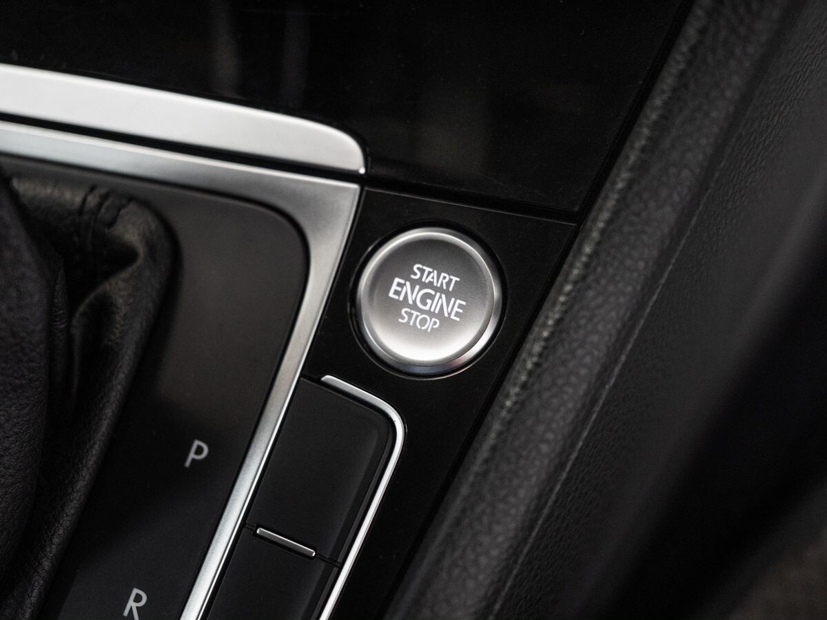 Volkswagen Golf 2017 - фото автомобиля