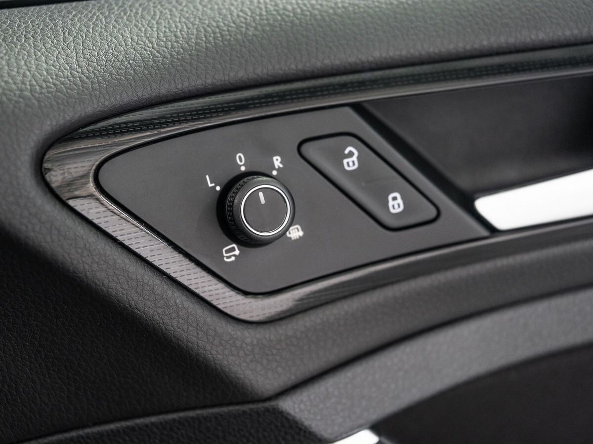 Volkswagen Golf 2017 - фото автомобиля