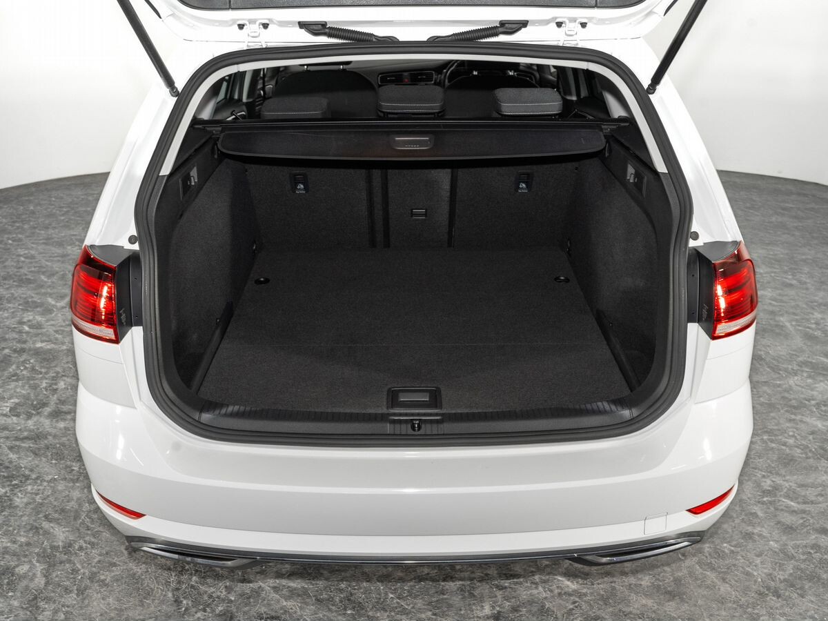 Volkswagen Golf 2017 - фото автомобиля