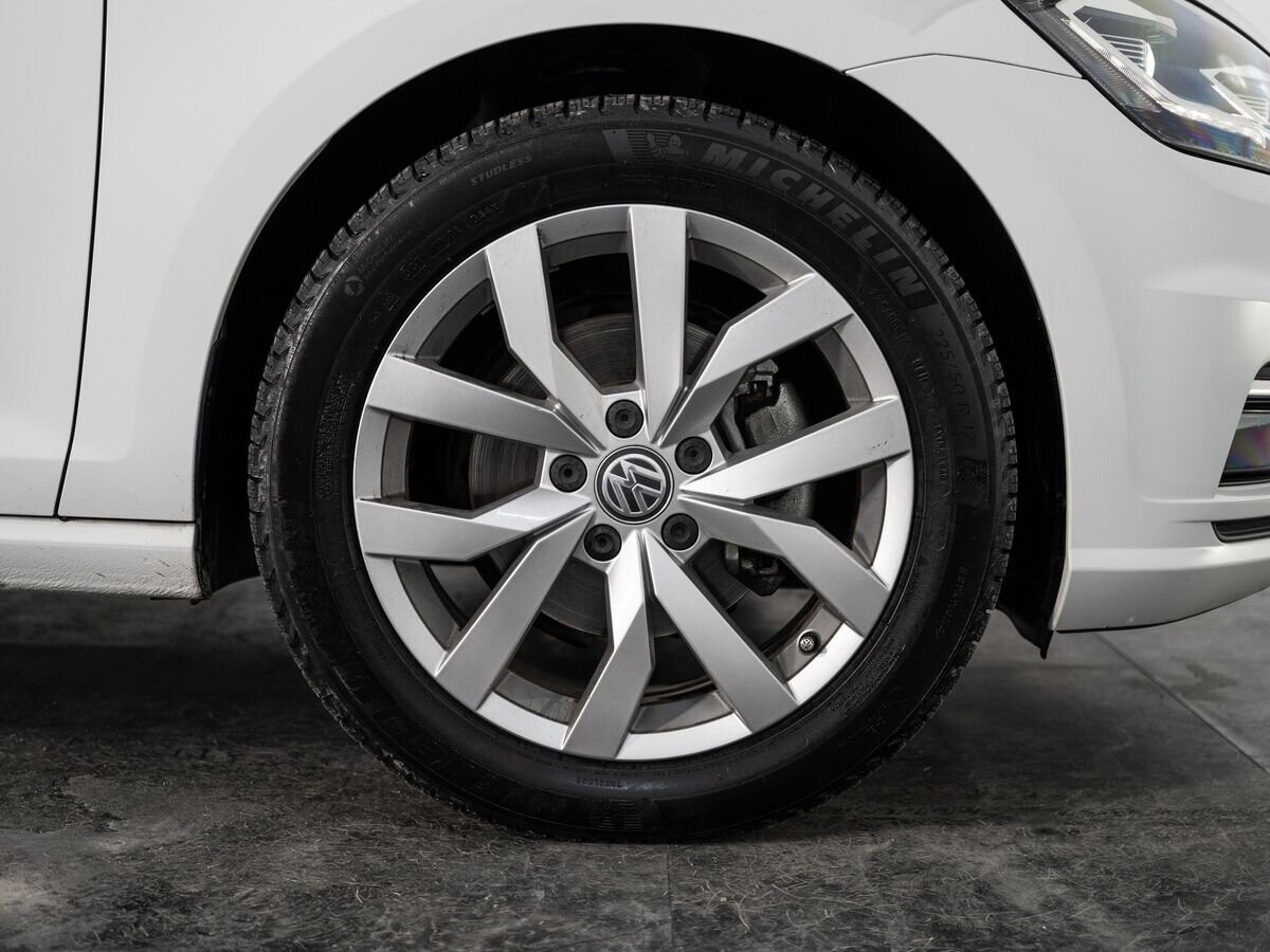 Volkswagen Golf 2017 - фото автомобиля