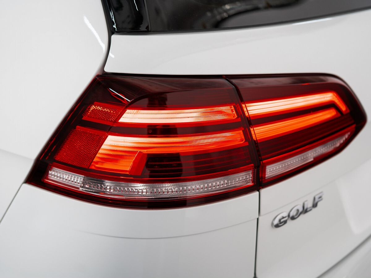 Volkswagen Golf 2017 - фото автомобиля