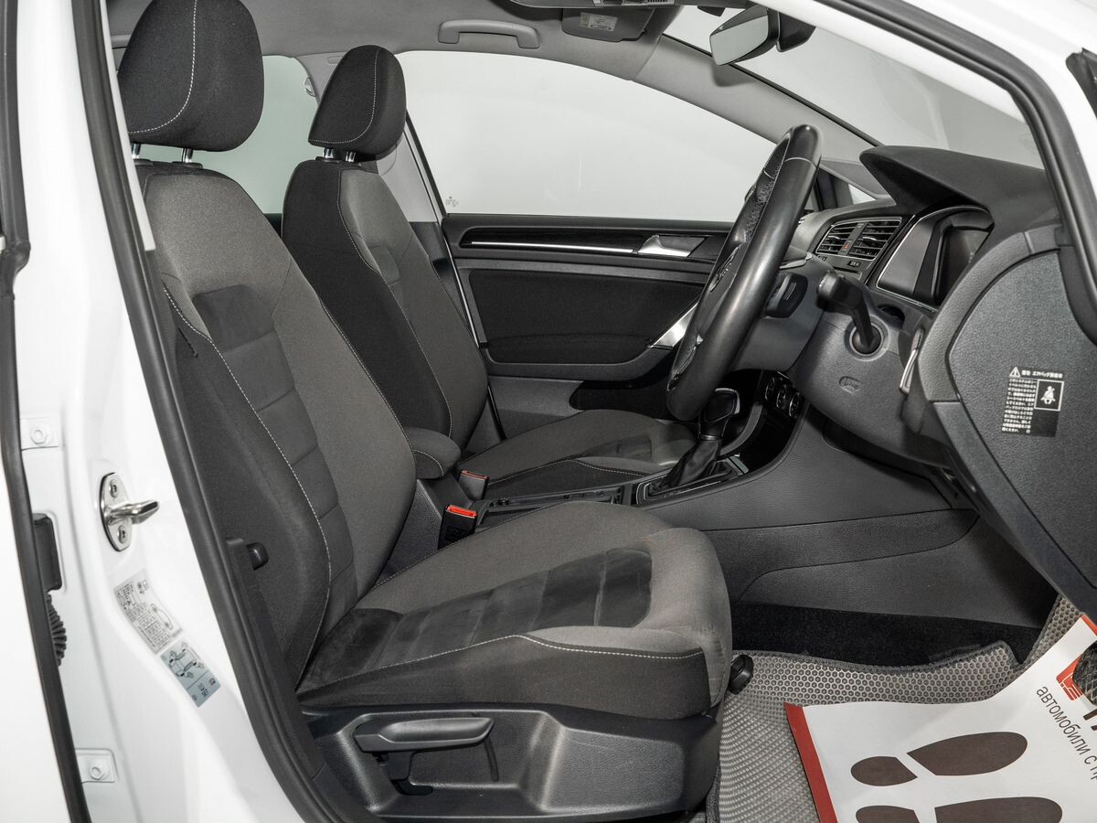 Volkswagen Golf 2017 - фото автомобиля