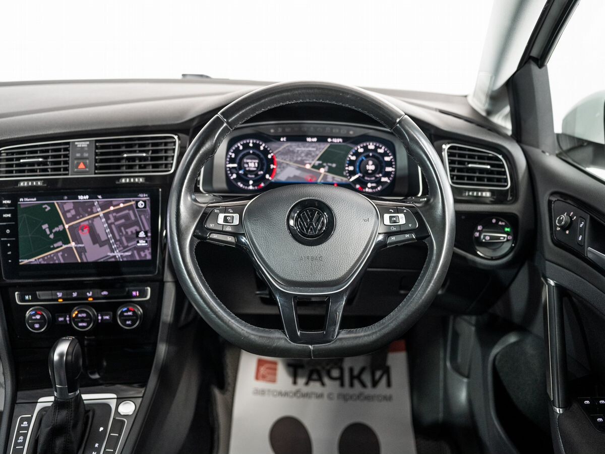 Volkswagen Golf 2017 - фото автомобиля