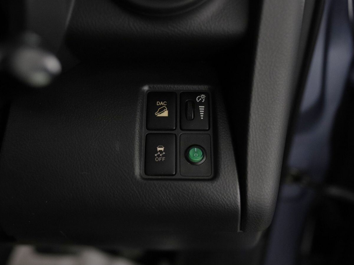 Toyota Vanguard 2012 - фото автомобиля