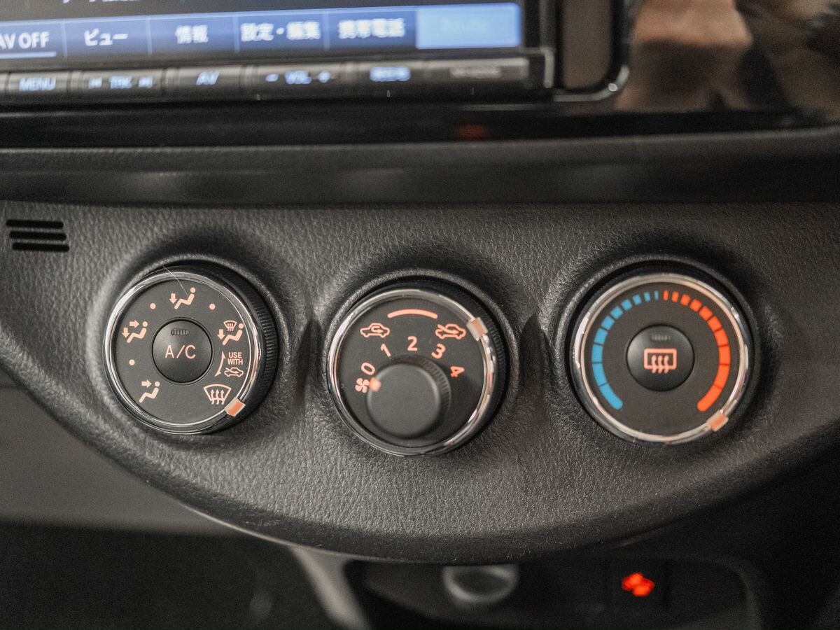 Toyota Vitz 2019 - фото автомобиля