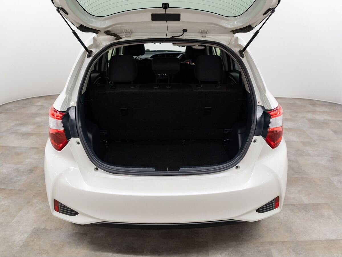 Toyota Vitz 2019 - фото автомобиля