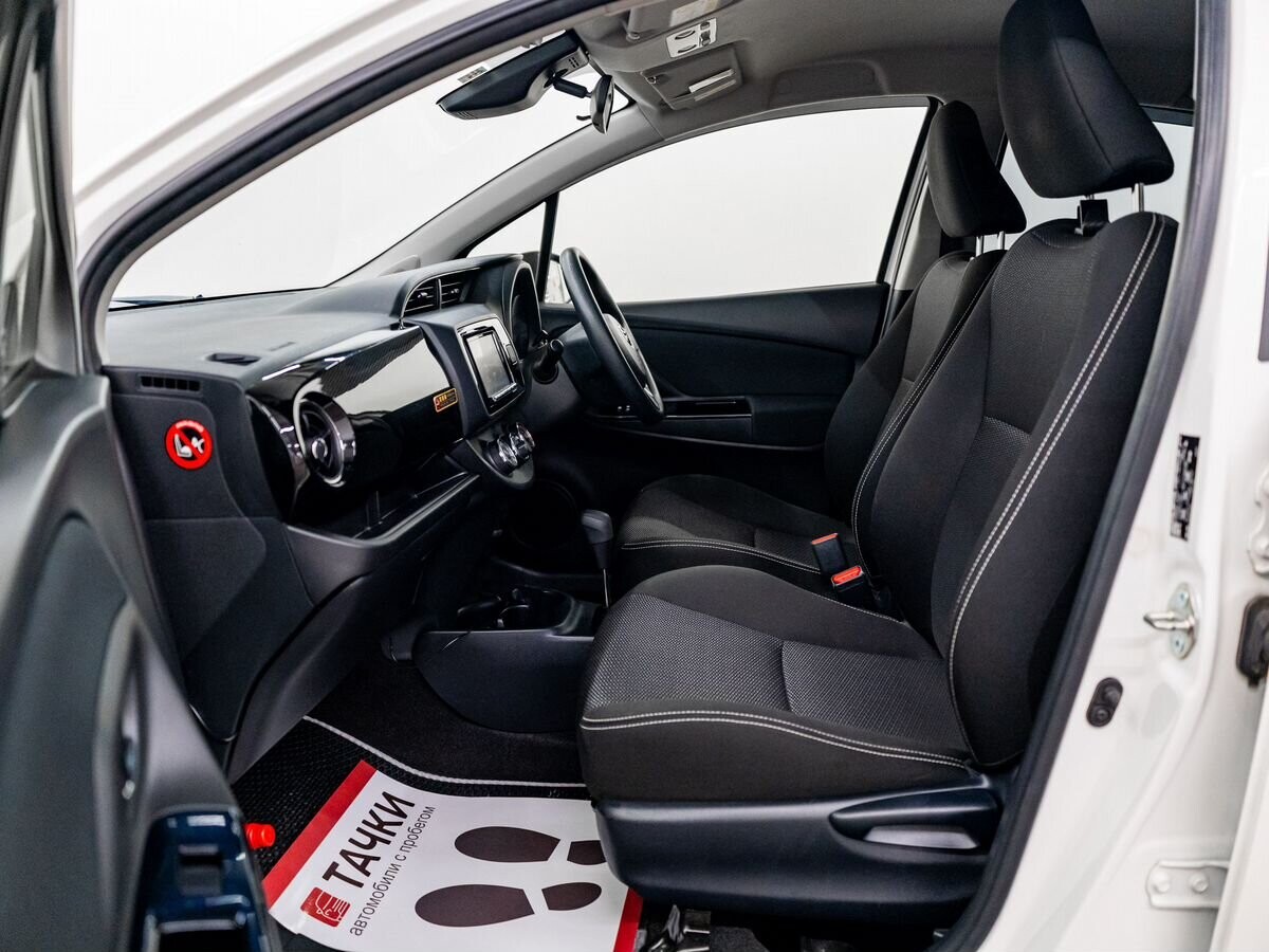 Toyota Vitz 2019 - фото автомобиля