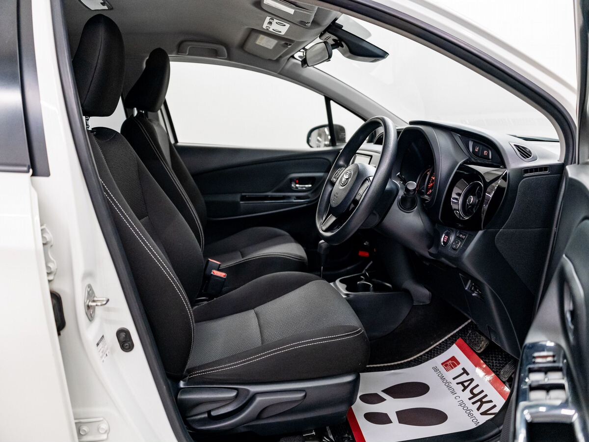 Toyota Vitz 2019 - фото автомобиля