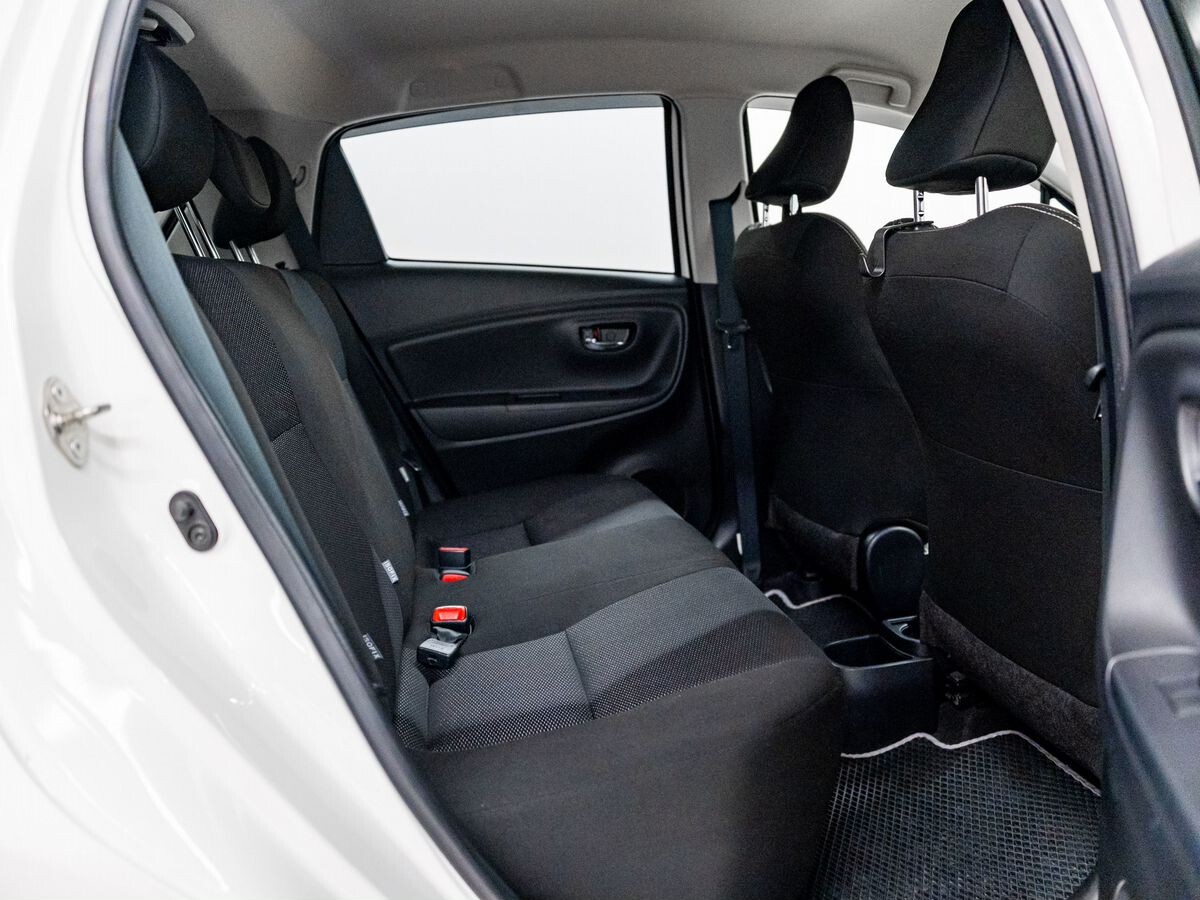 Toyota Vitz 2019 - фото автомобиля