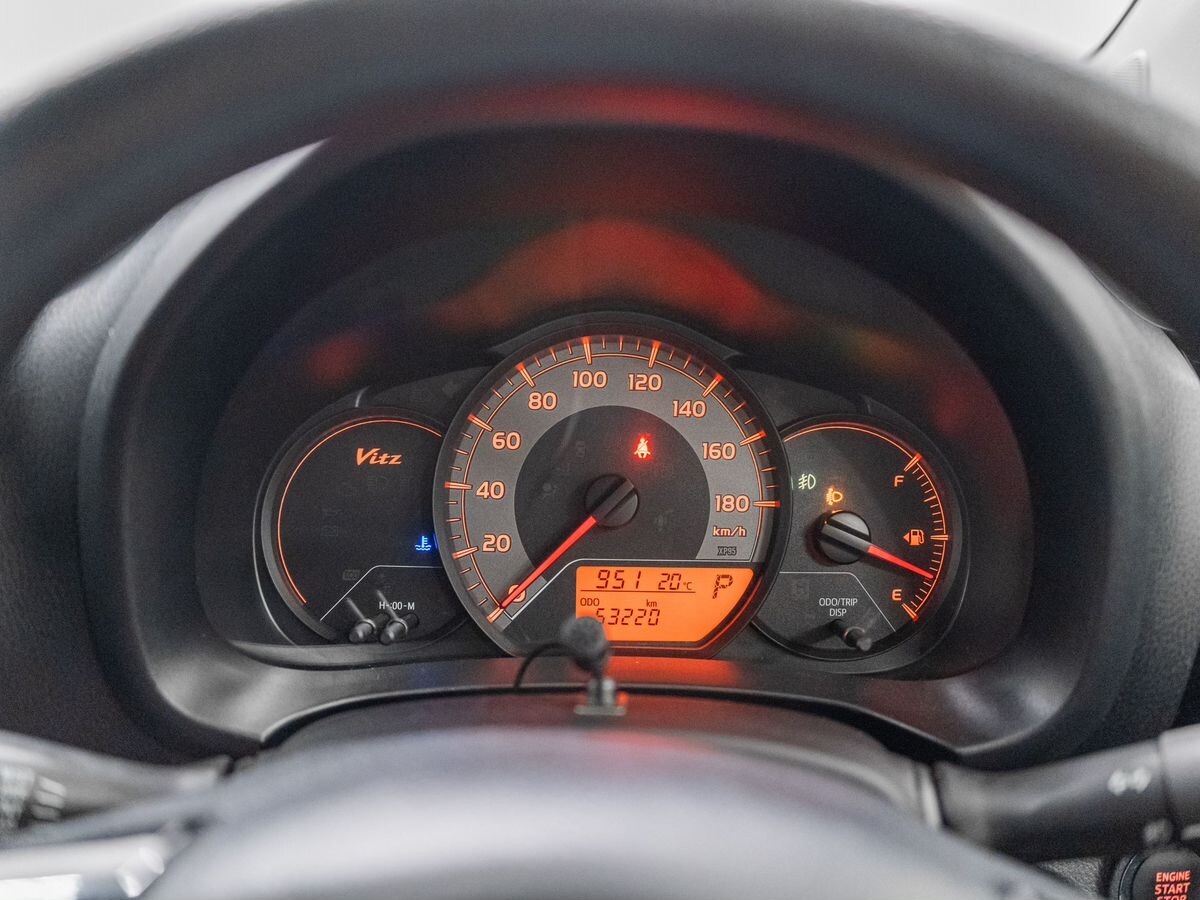 Toyota Vitz 2019 - фото автомобиля