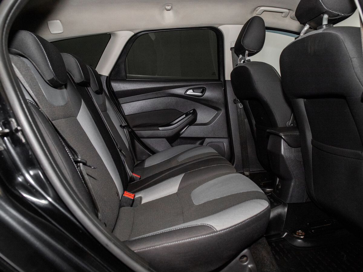 Ford Focus 2013 - фото автомобиля