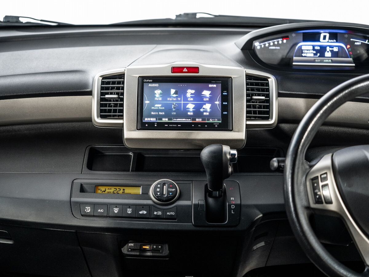 Honda Freed 2013 - фото автомобиля