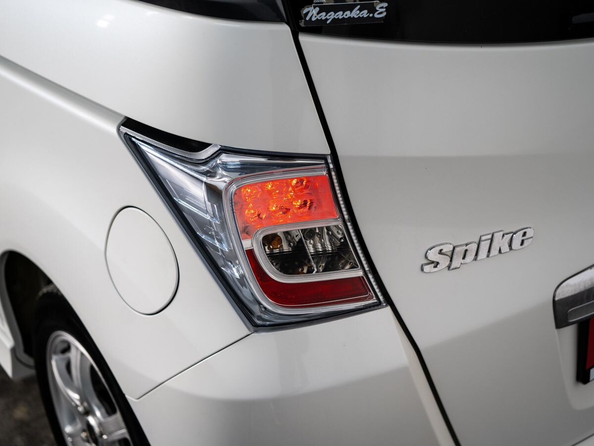 Honda Freed 2013 - фото автомобиля