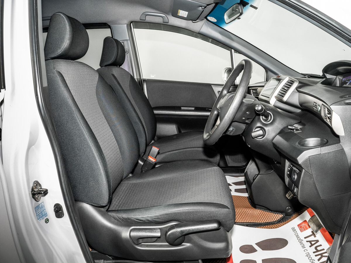 Honda Freed 2013 - фото автомобиля