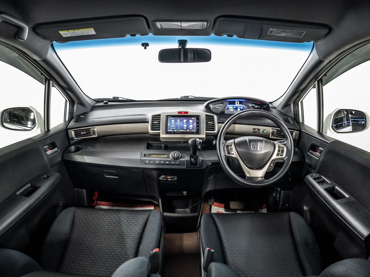 Honda Freed 2013 - фото автомобиля