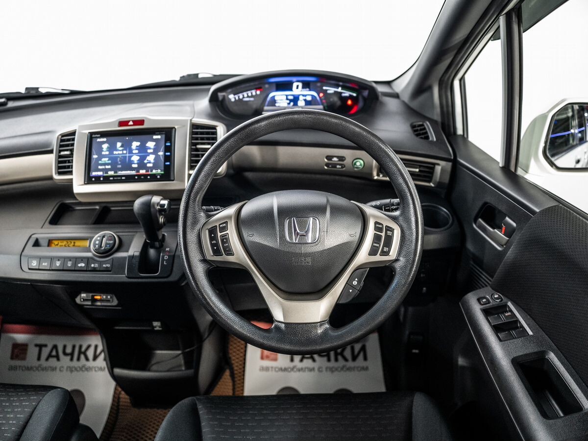 Honda Freed 2013 - фото автомобиля