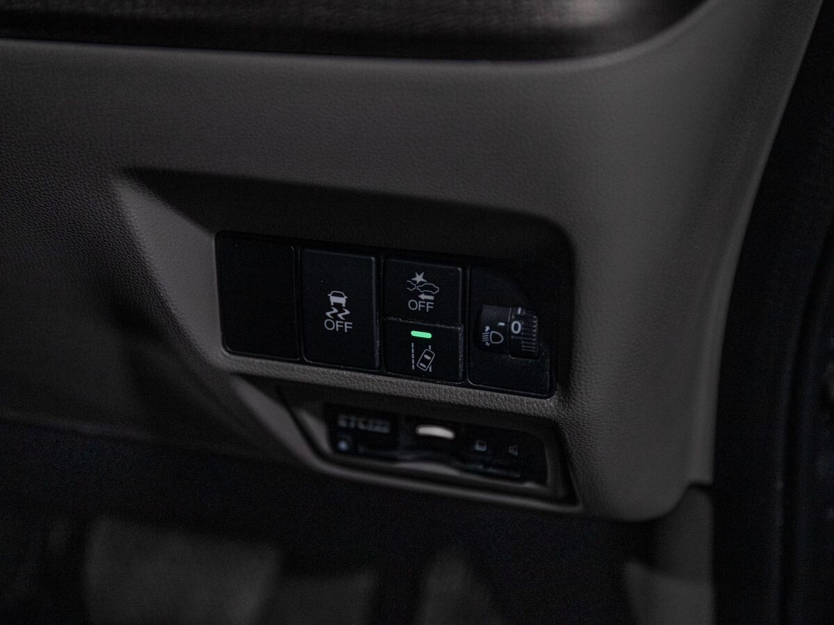 Honda Stepwgn 2020 - фото автомобиля