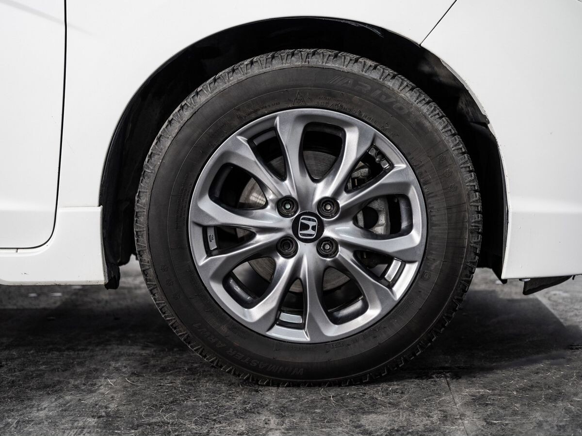 Honda Shuttle 2016 - фото автомобиля