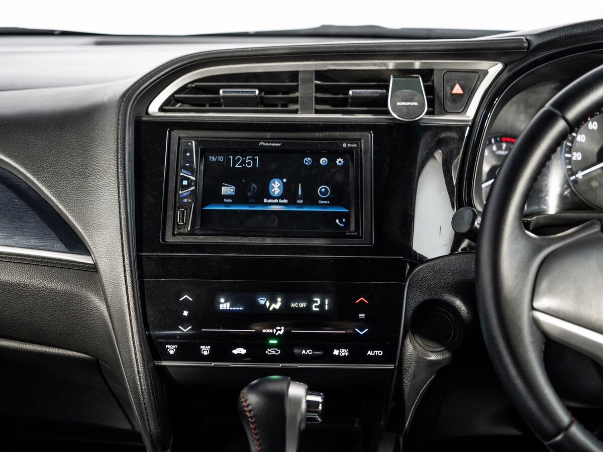 Honda Shuttle 2016 - фото автомобиля