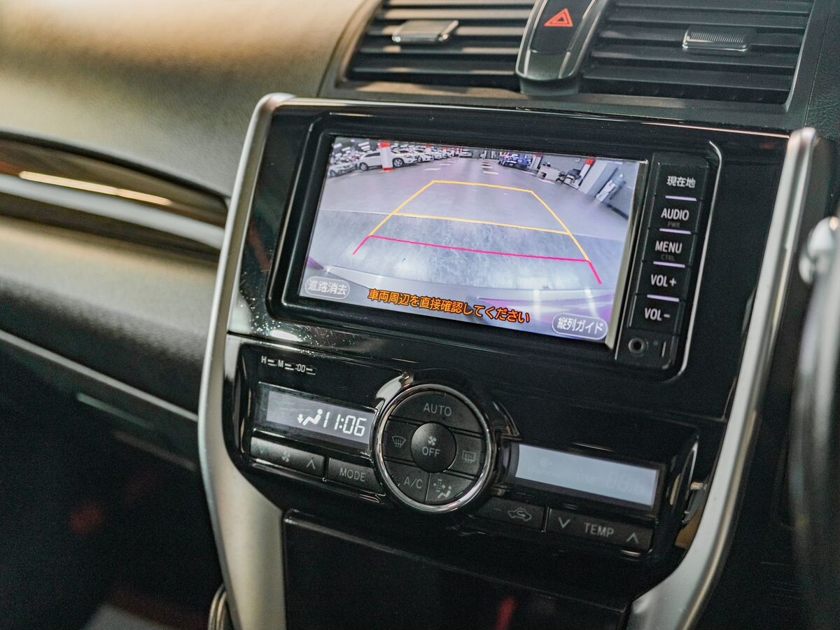 Toyota Premio 2018 - фото автомобиля