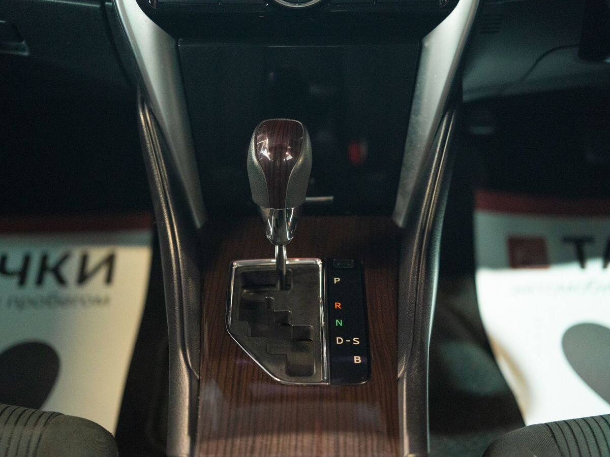 Toyota Premio 2018 - фото автомобиля