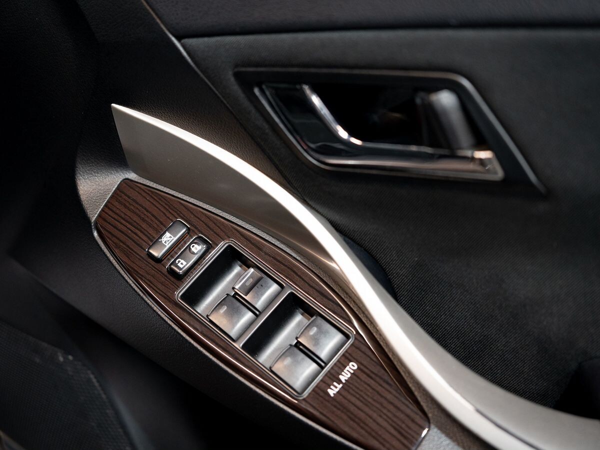 Toyota Premio 2018 - фото автомобиля