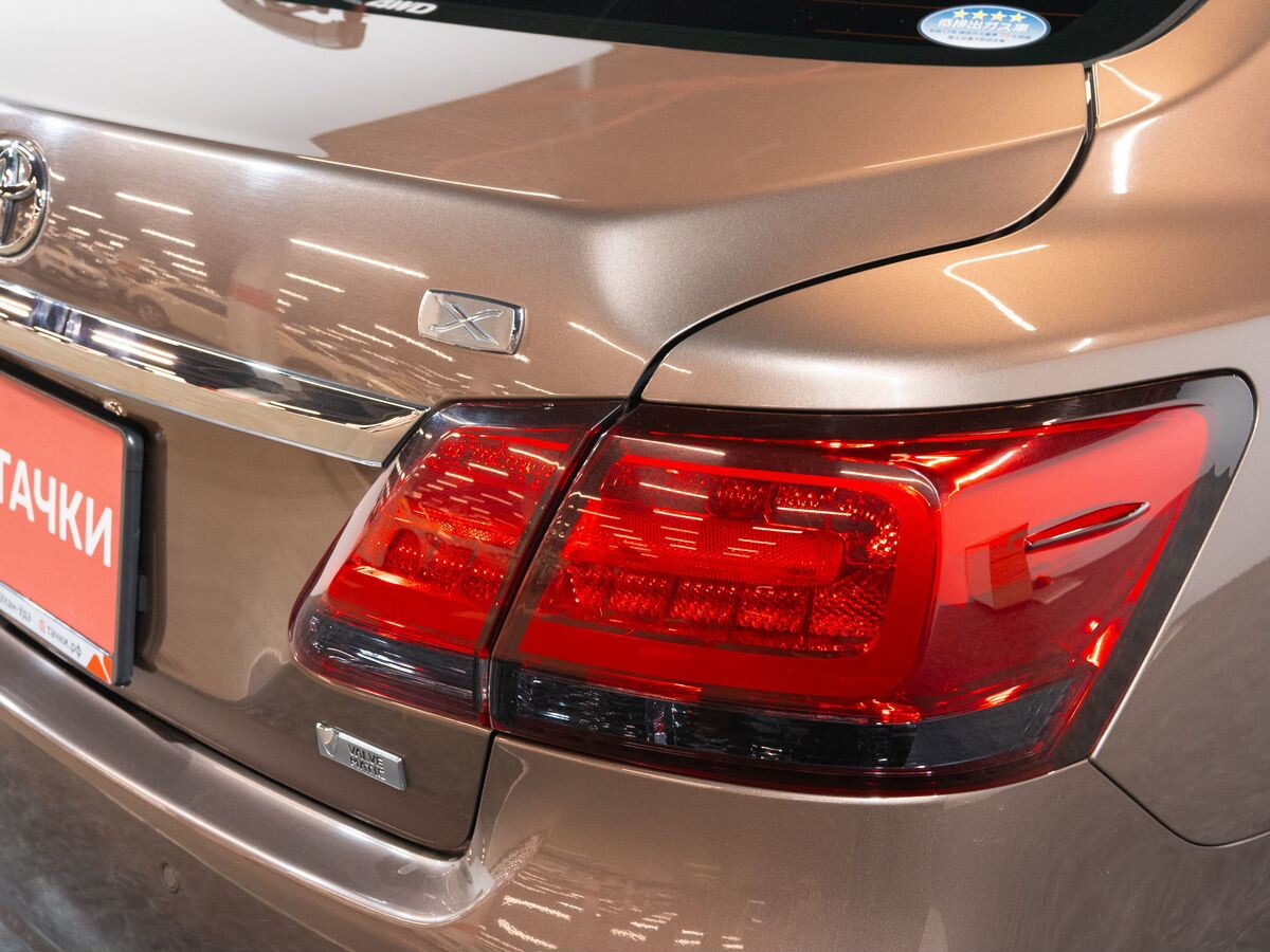 Toyota Premio 2018 - фото автомобиля