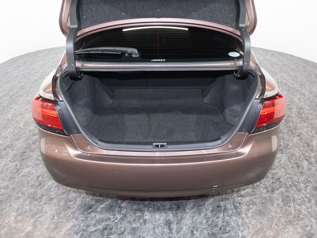 Toyota Premio 2018 - фото автомобиля