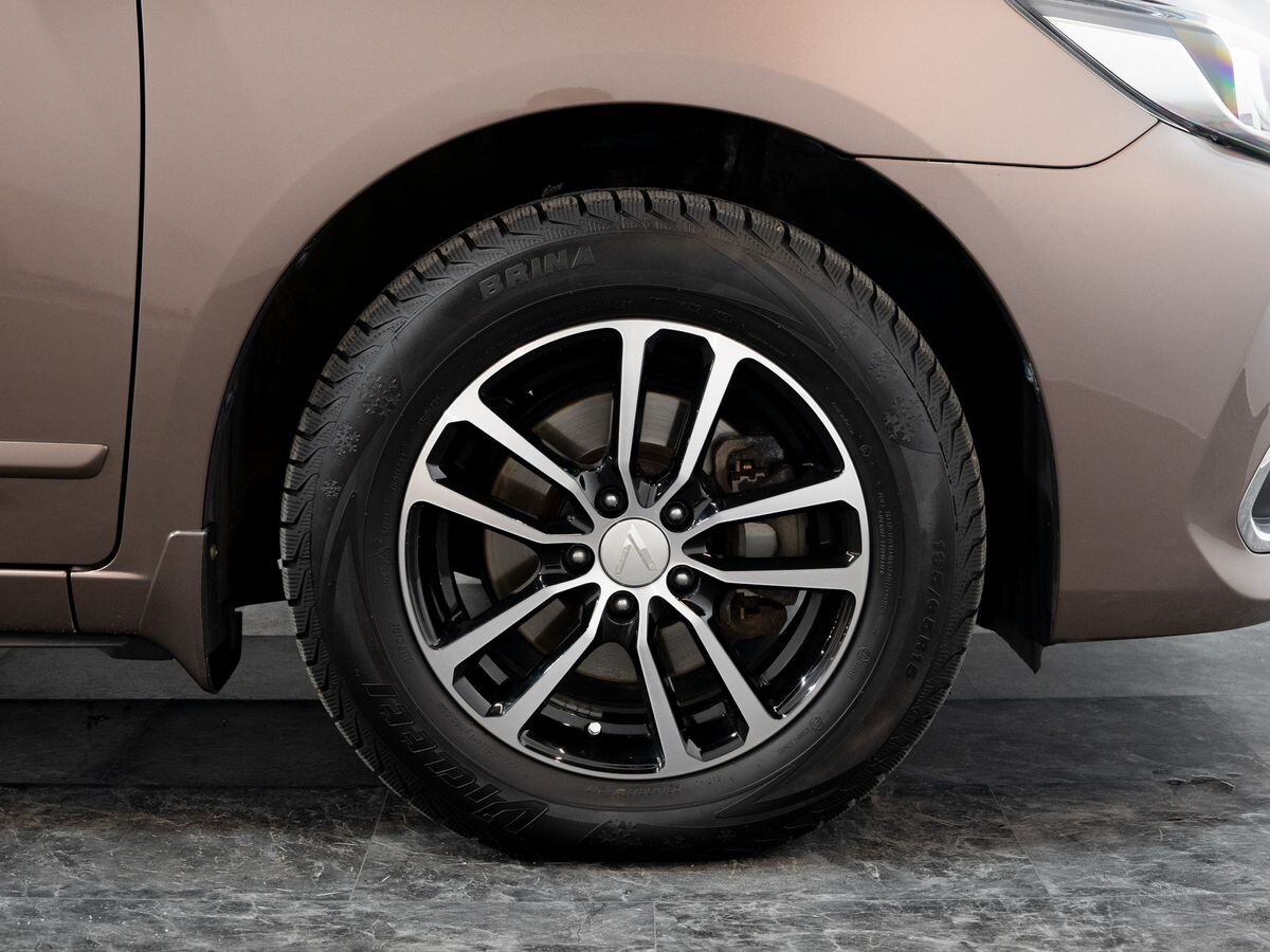 Toyota Premio 2018 - фото автомобиля