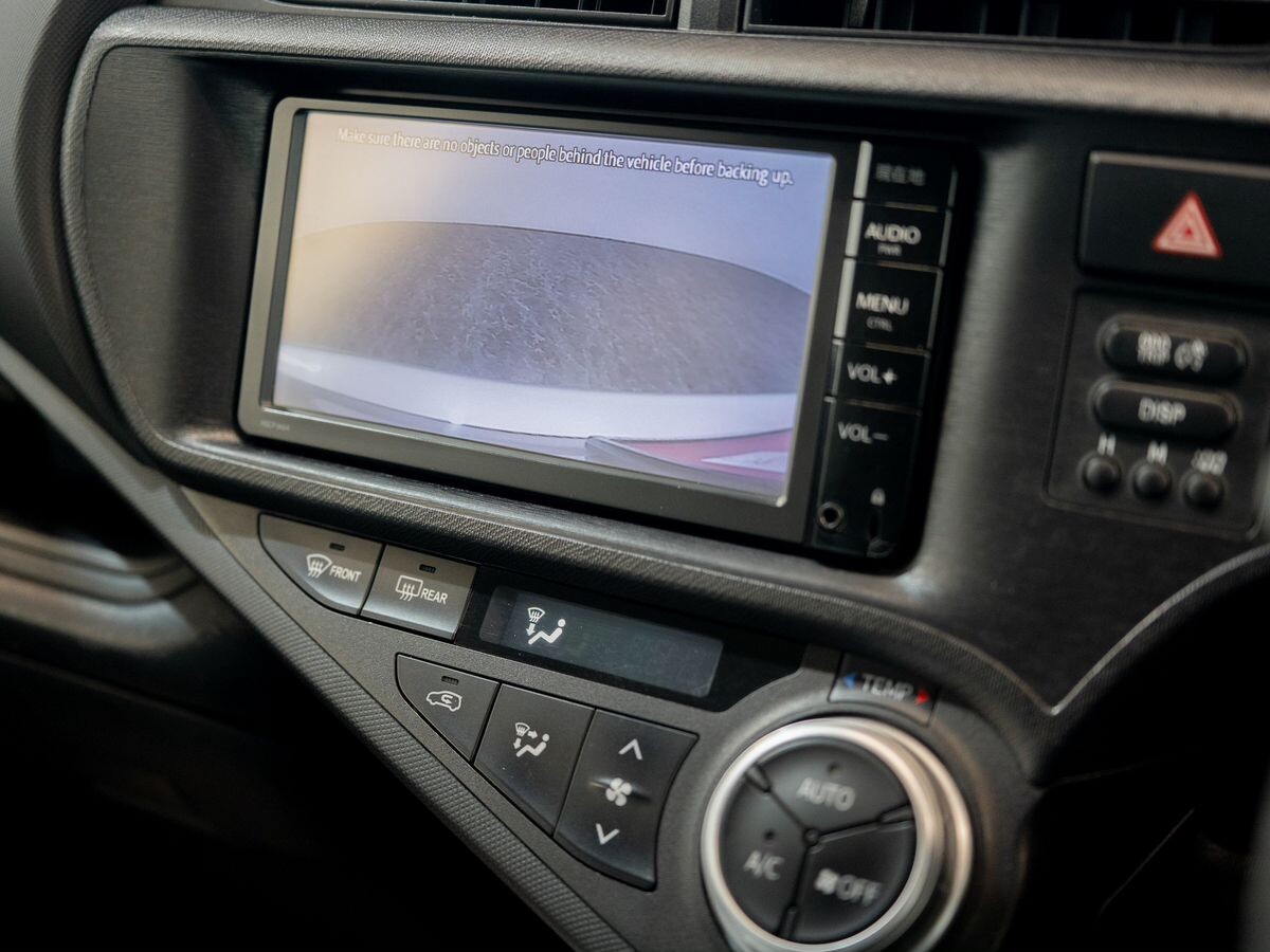 Toyota Aqua 2015 - фото автомобиля