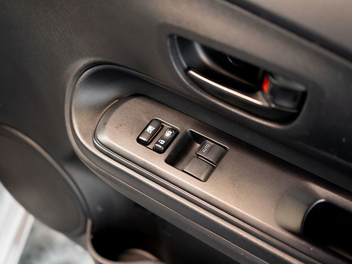 Toyota Aqua 2015 - фото автомобиля