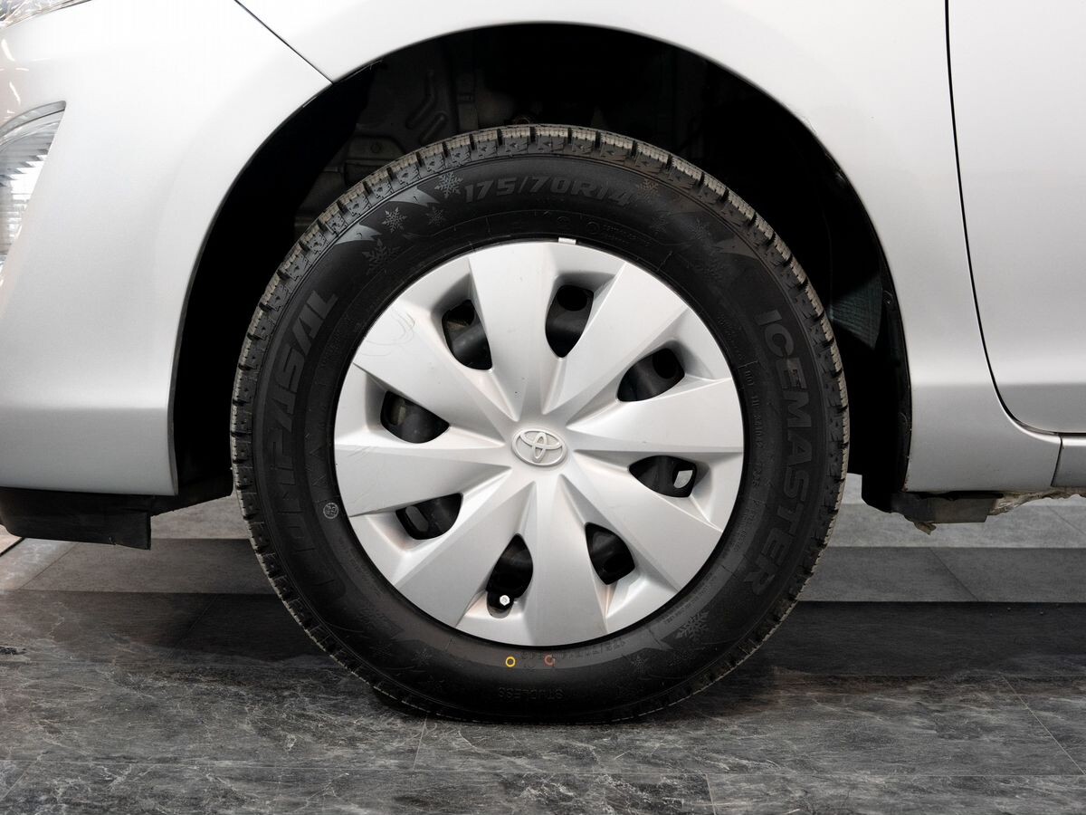 Toyota Aqua 2015 - фото автомобиля