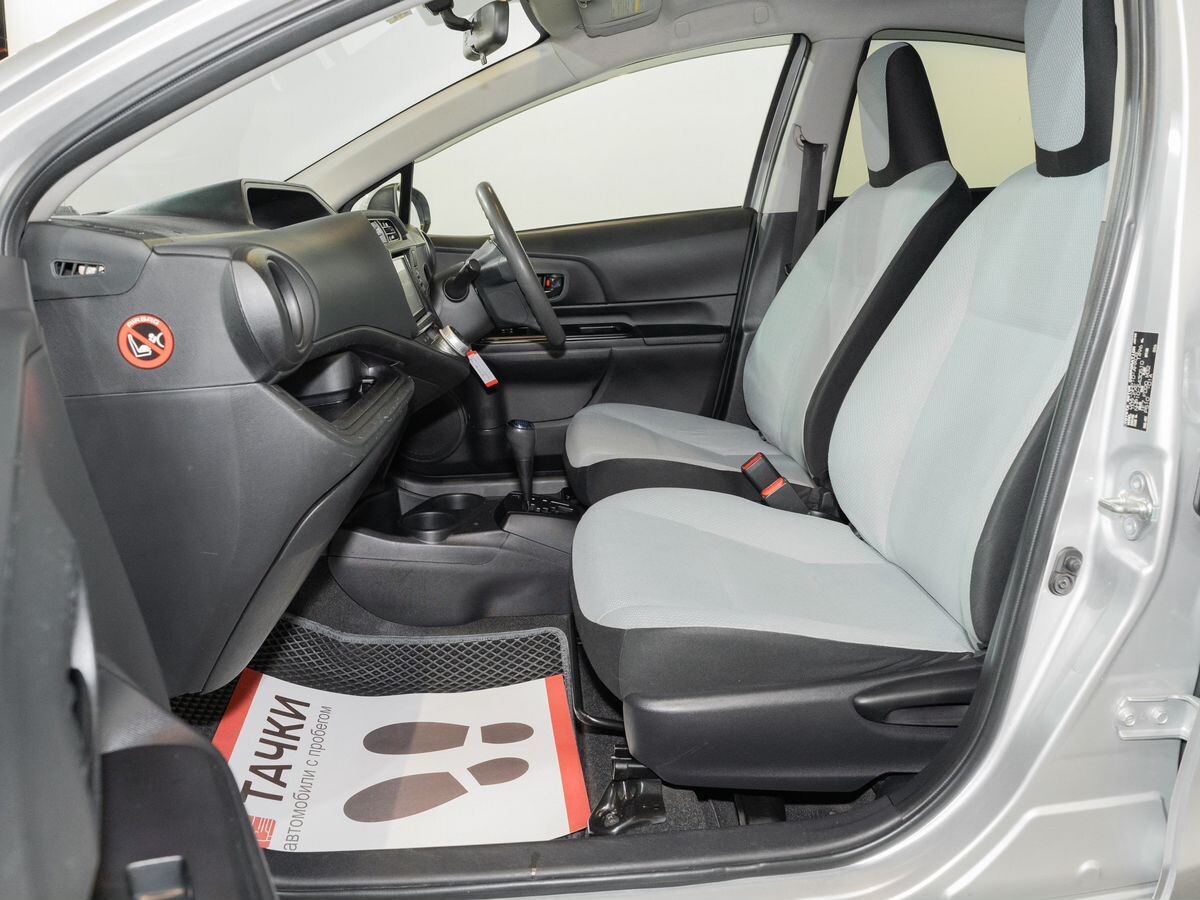 Toyota Aqua 2015 - фото автомобиля