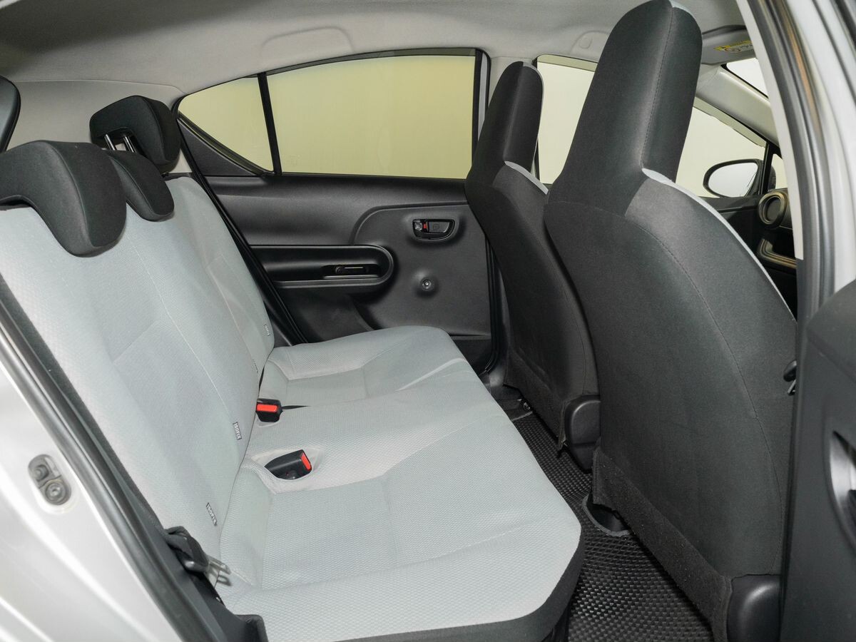 Toyota Aqua 2015 - фото автомобиля