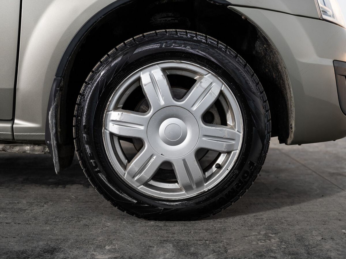 Lada (ВАЗ) Largus 2019 - фото автомобиля