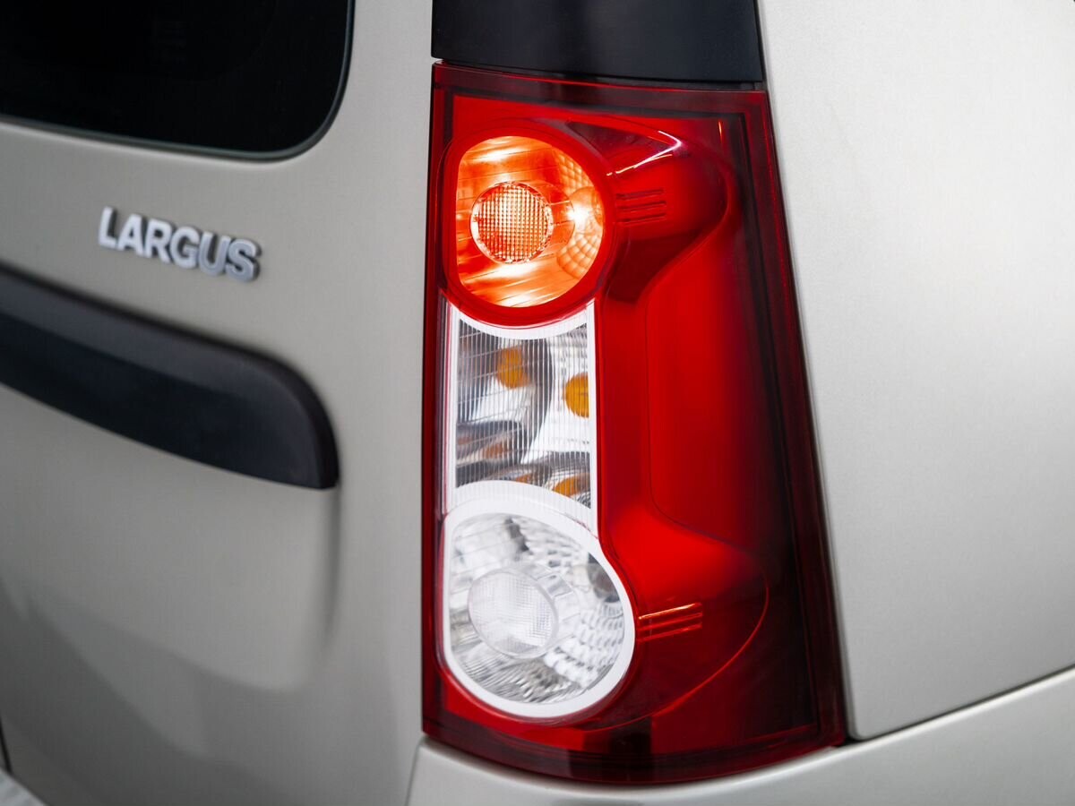 Lada (ВАЗ) Largus 2019 - фото автомобиля