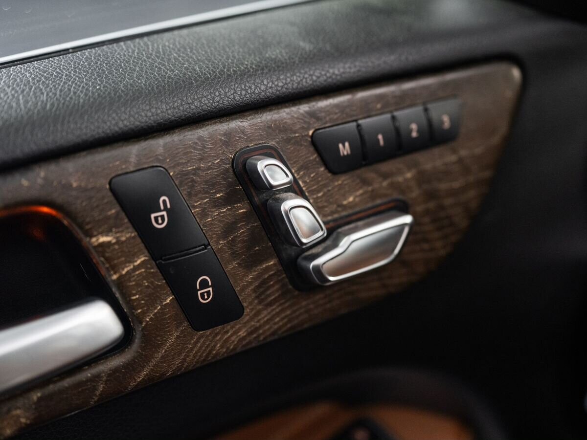 Mercedes-Benz GLE 2017 - фото автомобиля