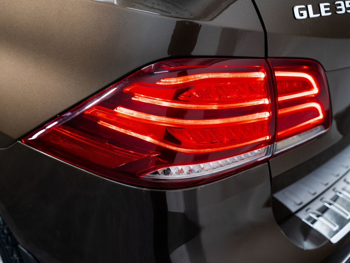 Mercedes-Benz GLE 2017 - фото автомобиля