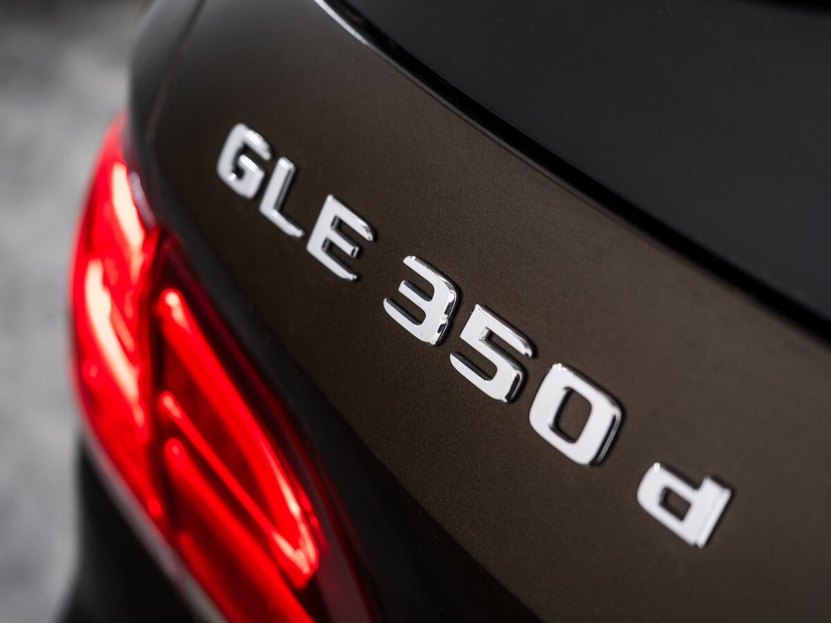 Mercedes-Benz GLE 2017 - фото автомобиля