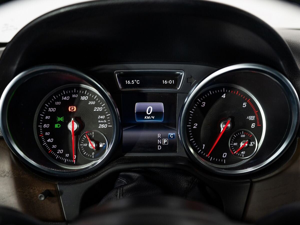 Mercedes-Benz GLE 2017 - фото автомобиля