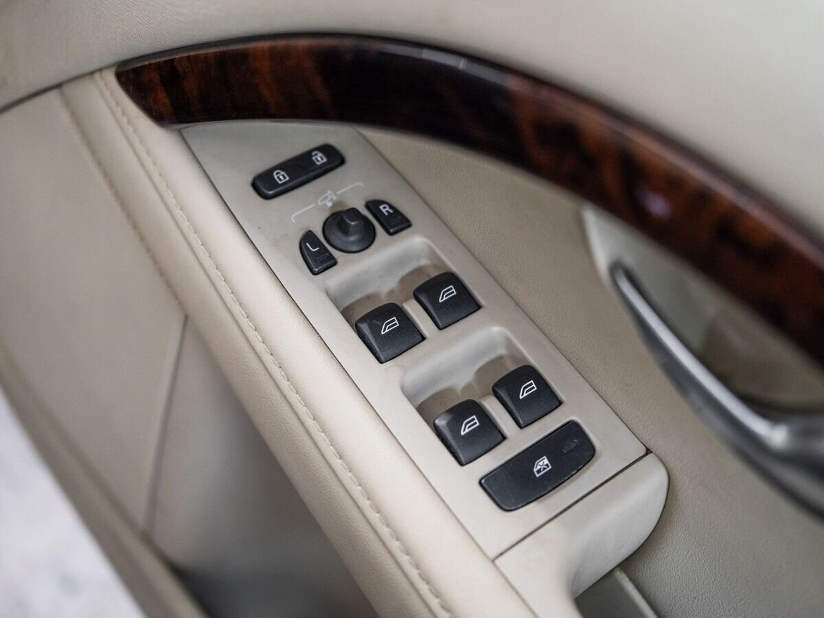 Volvo V70 2013 - фото автомобиля