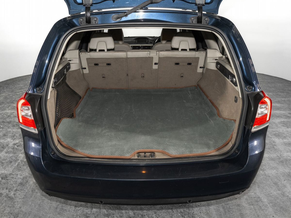 Volvo V70 2013 - фото автомобиля