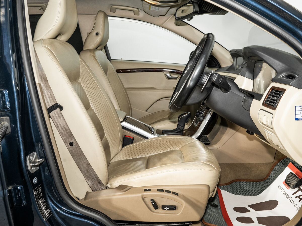 Volvo V70 2013 - фото автомобиля