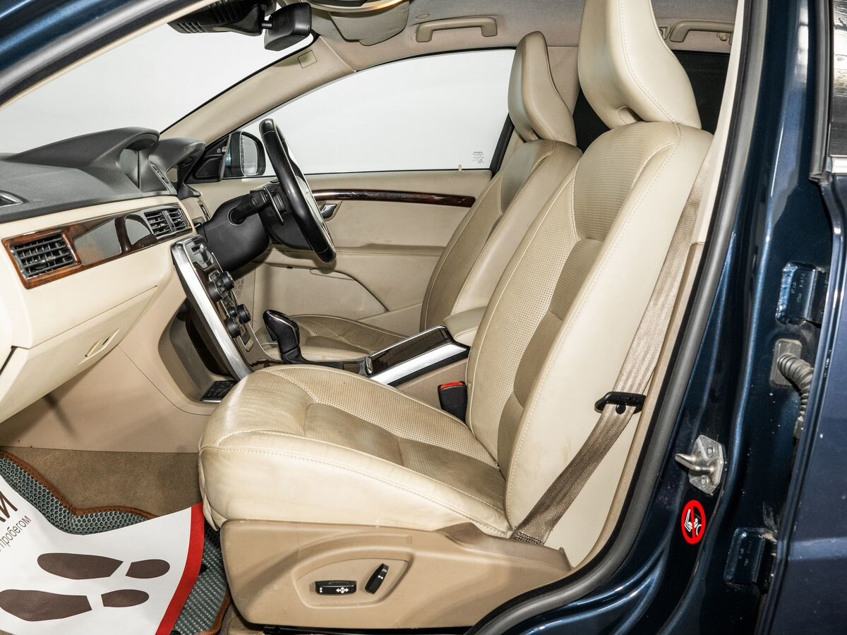 Volvo V70 2013 - фото автомобиля