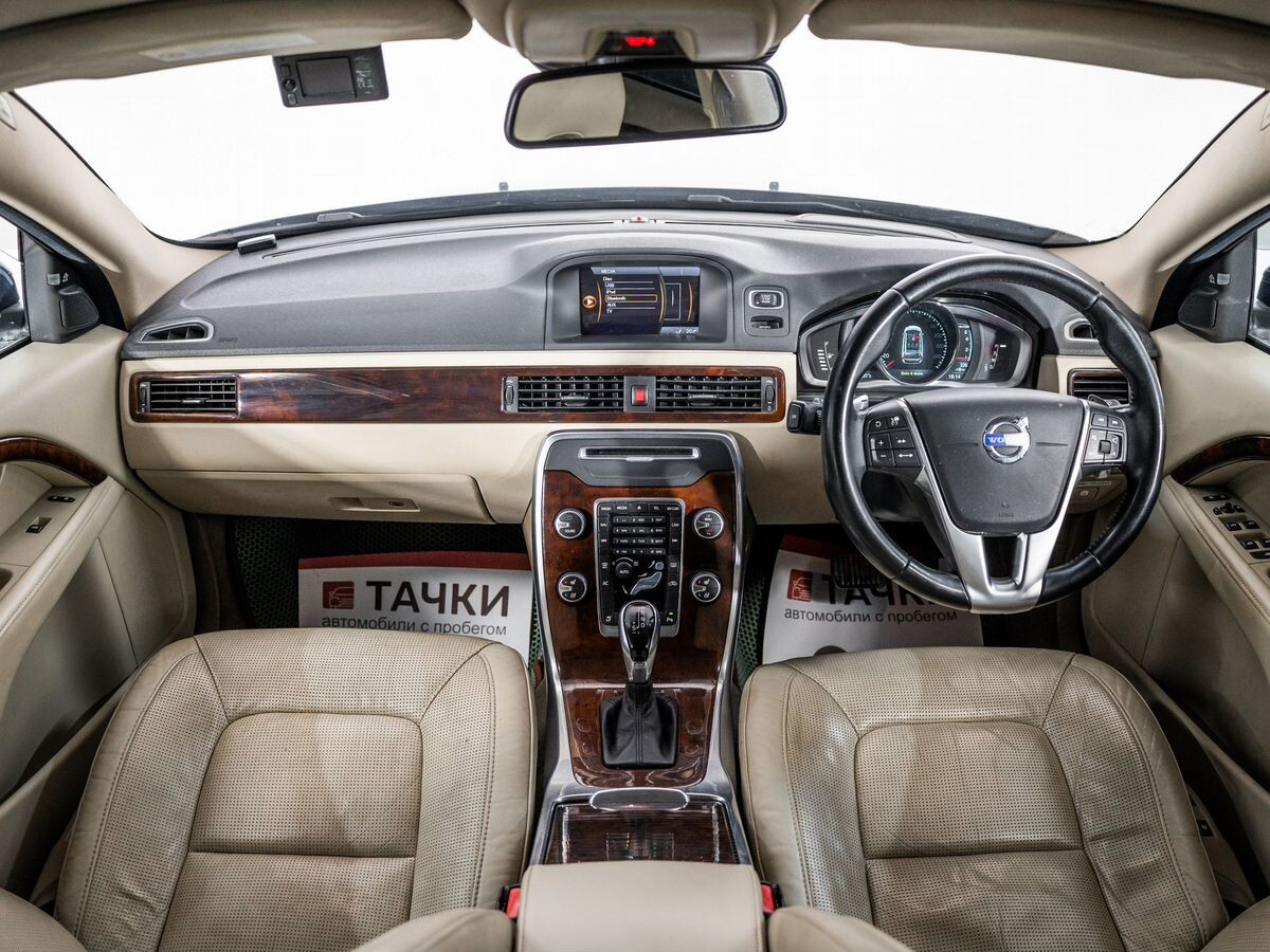 Volvo V70 2013 - фото автомобиля